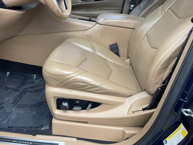 Cadillac Escalade Vehicle Image 12