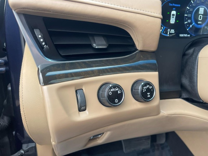 Cadillac Escalade Vehicle Image 15