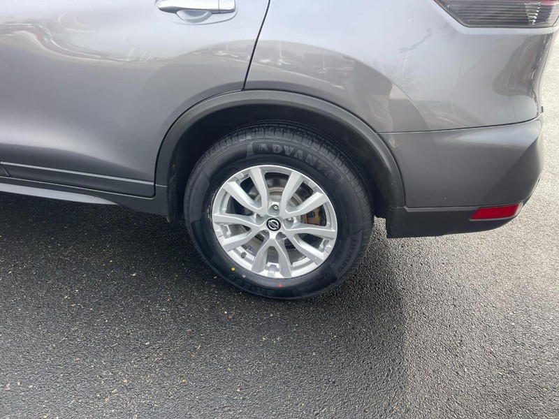 Nissan Rogue Vehicle Image 05