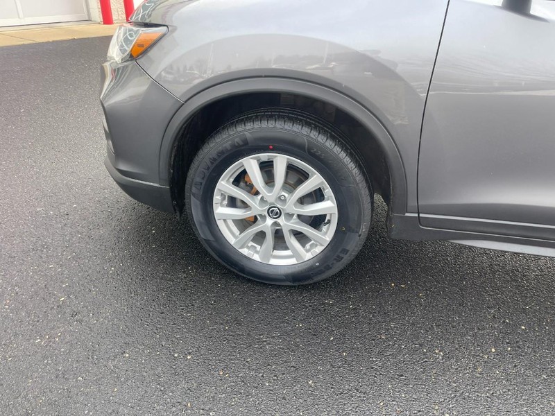 Nissan Rogue Vehicle Image 06