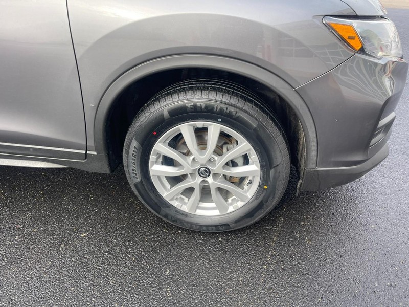 Nissan Rogue Vehicle Image 07