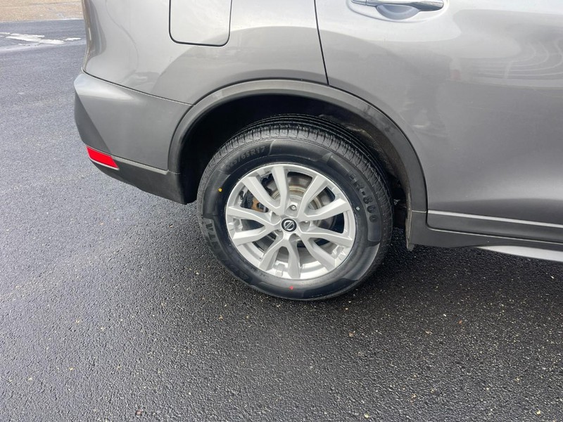 Nissan Rogue Vehicle Image 08