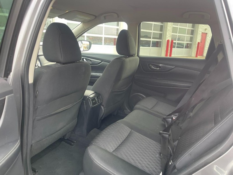 Nissan Rogue Vehicle Image 16