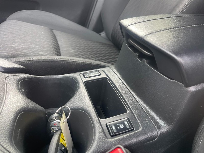 Nissan Rogue Vehicle Image 21