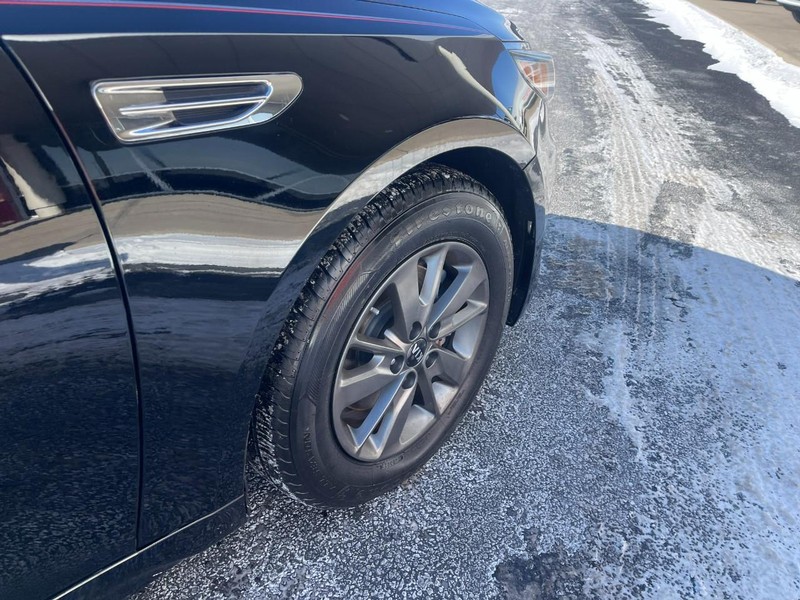 Kia Optima Vehicle Image 05