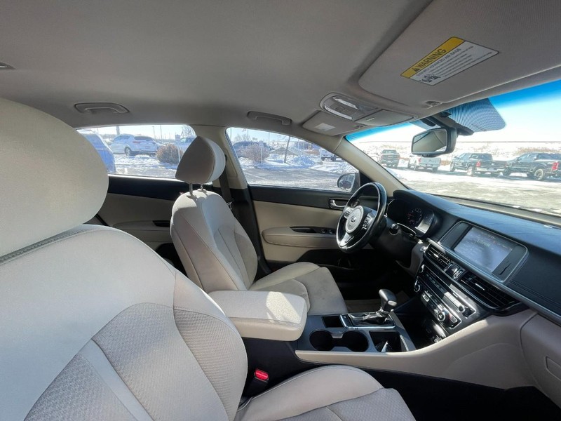Kia Optima Vehicle Image 07