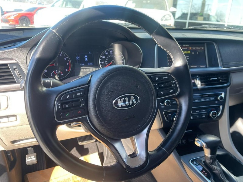 Kia Optima Vehicle Image 21