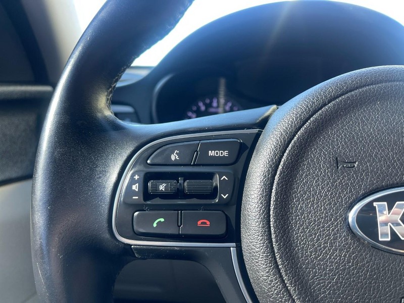 Kia Optima Vehicle Image 22