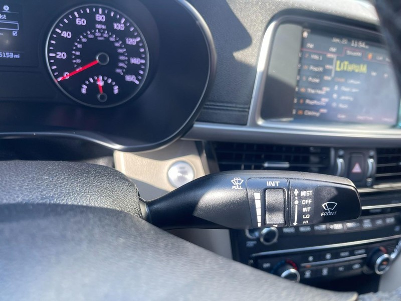 Kia Optima Vehicle Image 25