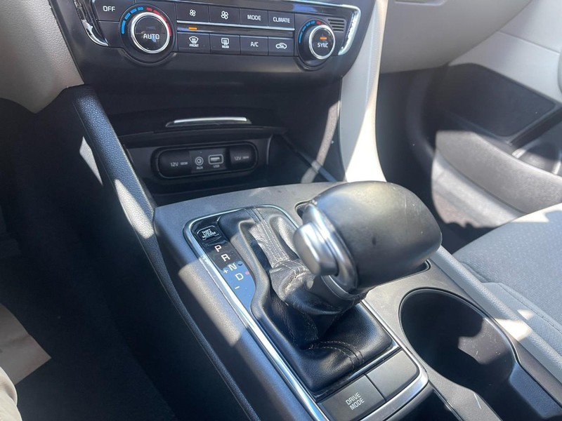 Kia Optima Vehicle Image 30