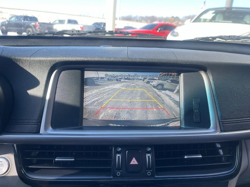 Kia Optima Vehicle Image 31