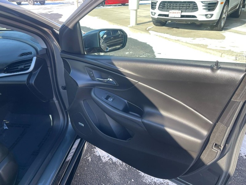 Chevrolet Volt Vehicle Image 09