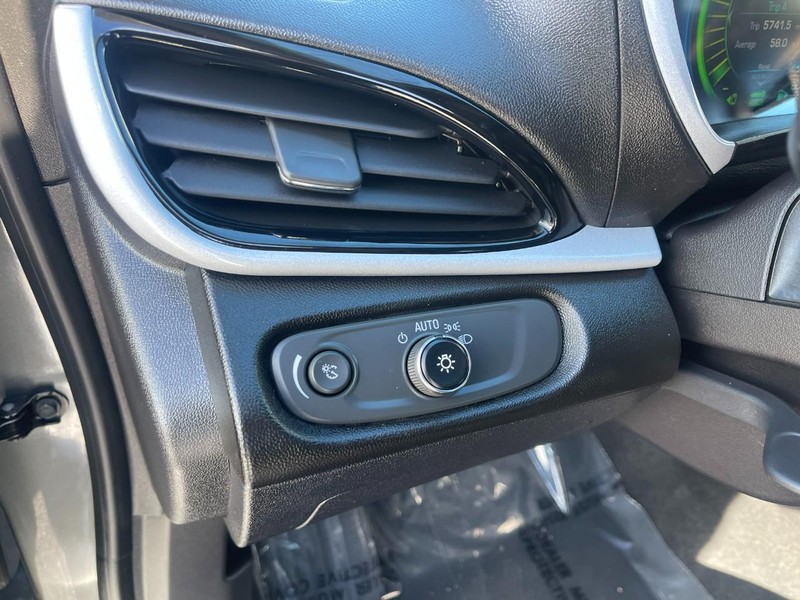 Chevrolet Volt Vehicle Image 17