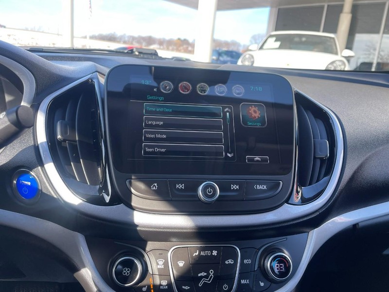 Chevrolet Volt Vehicle Image 23