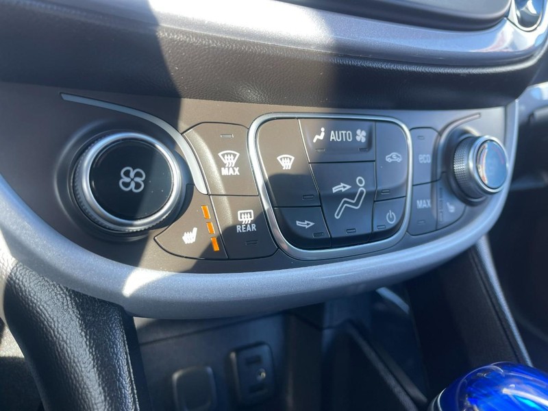 Chevrolet Volt Vehicle Image 24