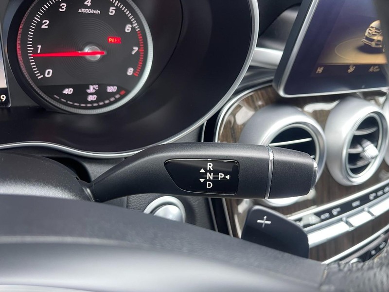 Mercedes-Benz C-Class Vehicle Image 27