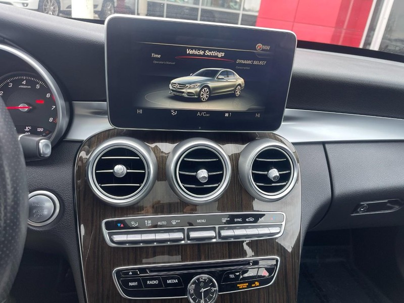 Mercedes-Benz C-Class Vehicle Image 30