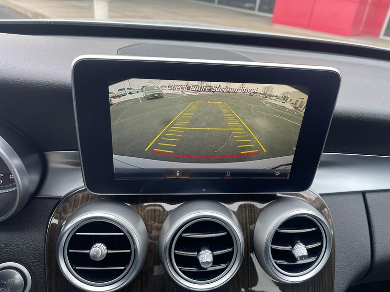 Mercedes-Benz C-Class Vehicle Image 31