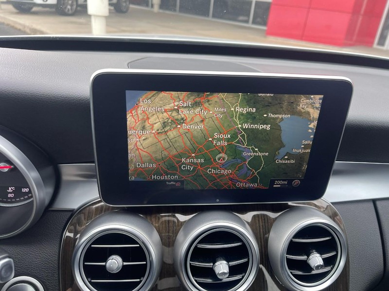 Mercedes-Benz C-Class Vehicle Image 32