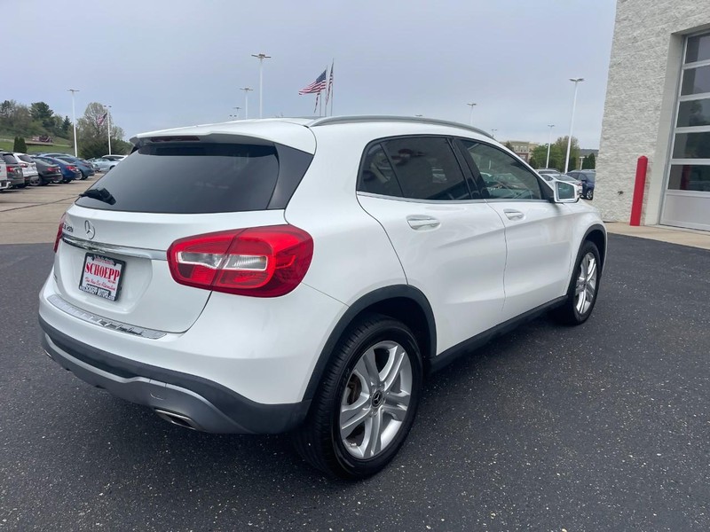 Mercedes-Benz GLA Vehicle Image 03