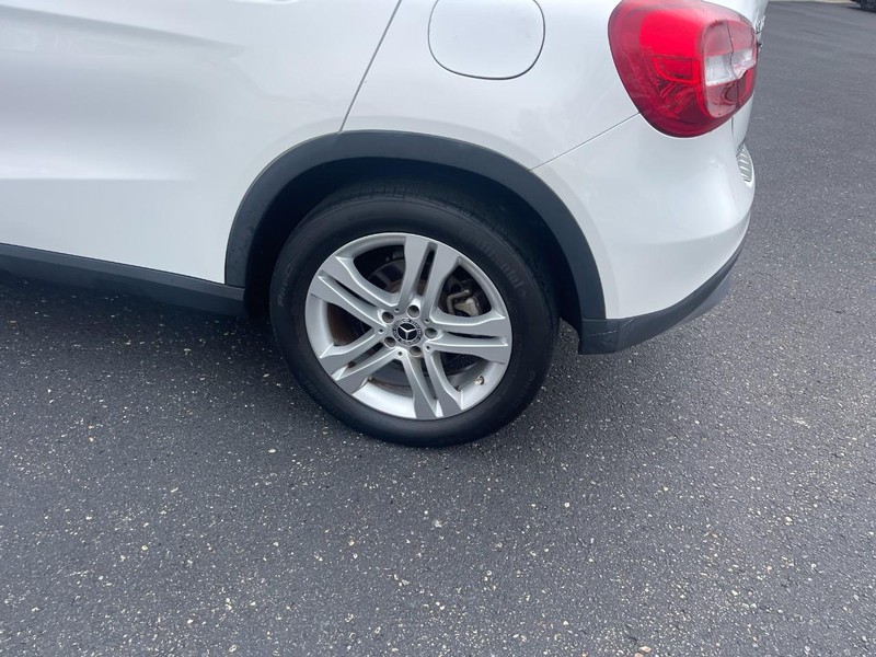Mercedes-Benz GLA Vehicle Image 06