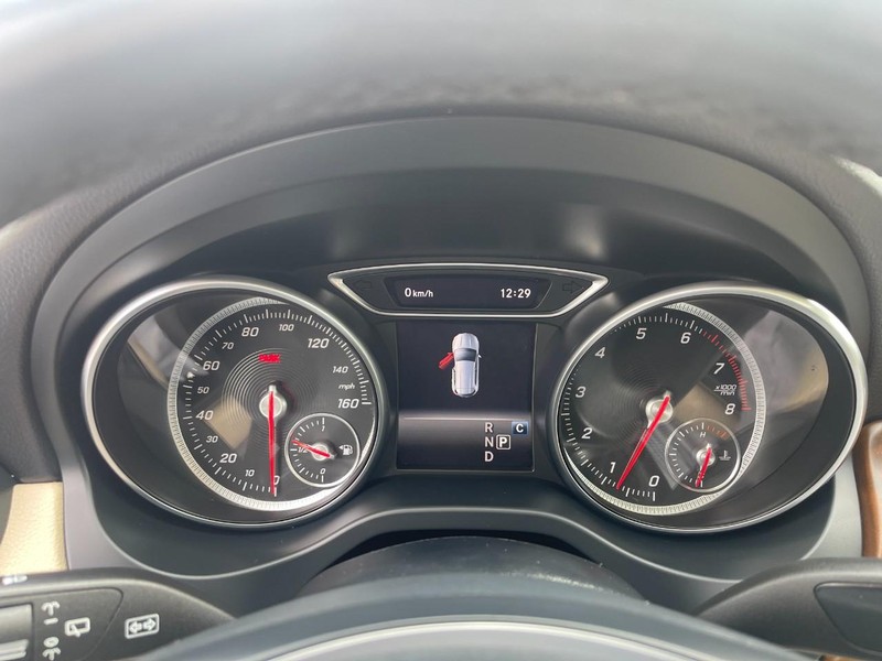 Mercedes-Benz GLA Vehicle Image 30