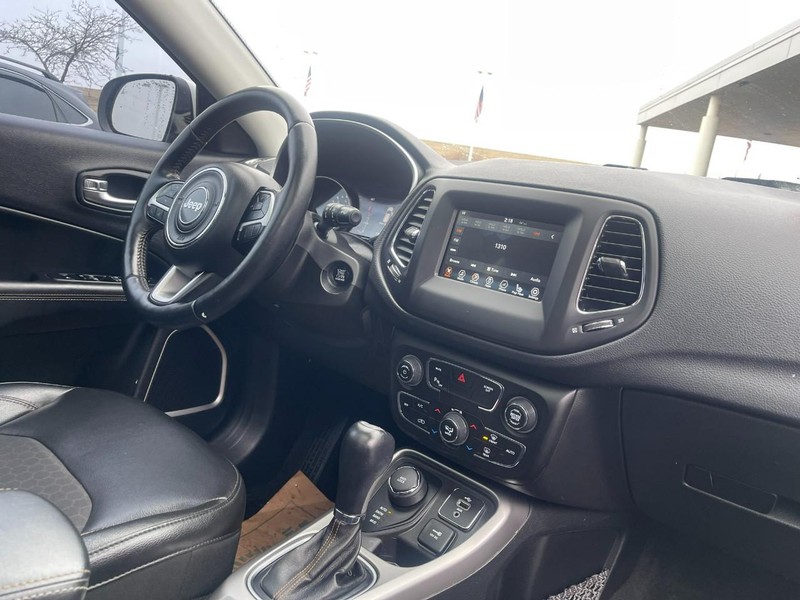 Jeep Compass Vehicle Image 06