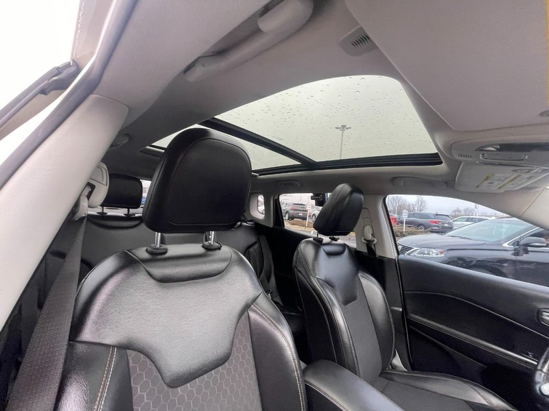 Jeep Compass Vehicle Image 07