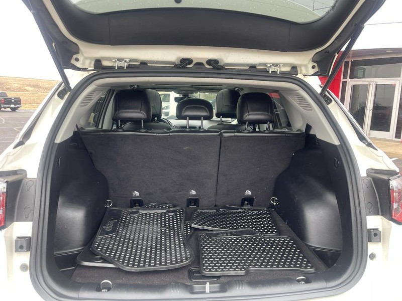 Jeep Compass Vehicle Image 12