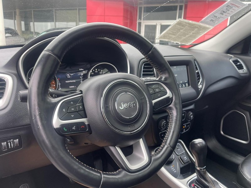 Jeep Compass Vehicle Image 19