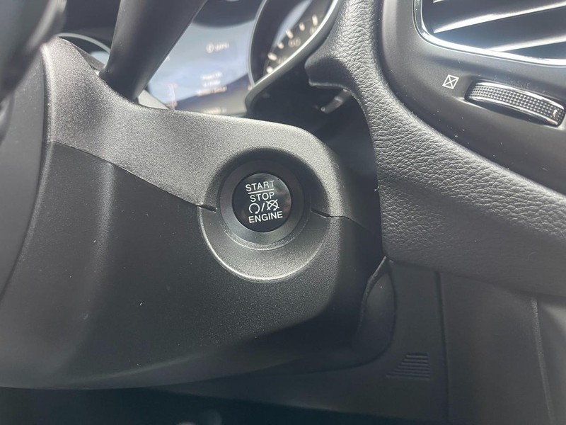 Jeep Compass Vehicle Image 25