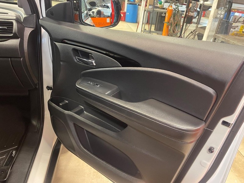 Honda Pilot Vehicle Image 15