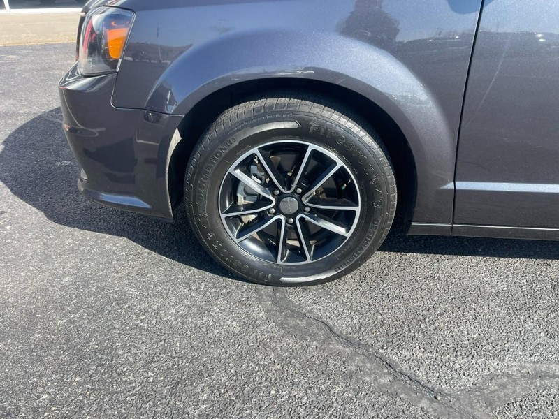 Dodge Grand Caravan Vehicle Image 06