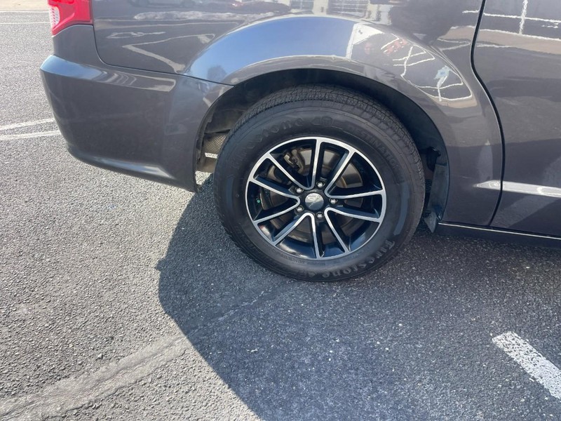 Dodge Grand Caravan Vehicle Image 08