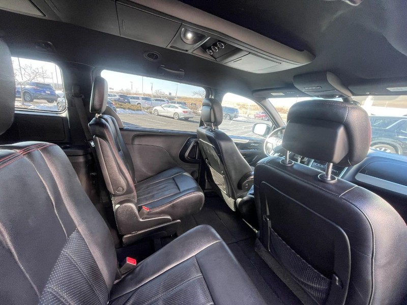 Dodge Grand Caravan Vehicle Image 14