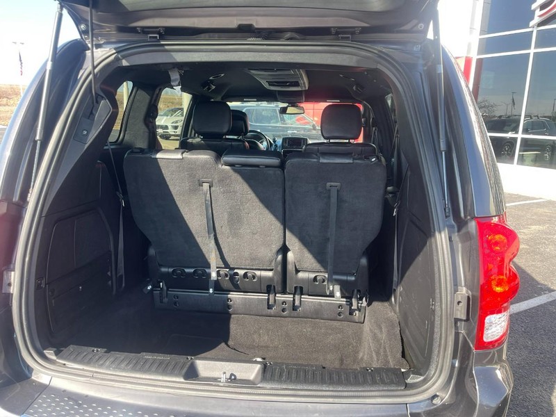 Dodge Grand Caravan Vehicle Image 16