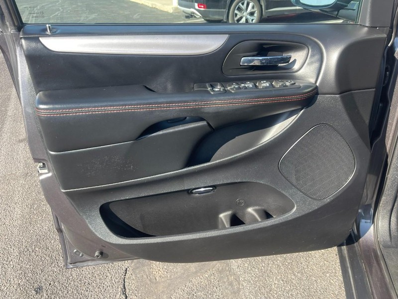 Dodge Grand Caravan Vehicle Image 20