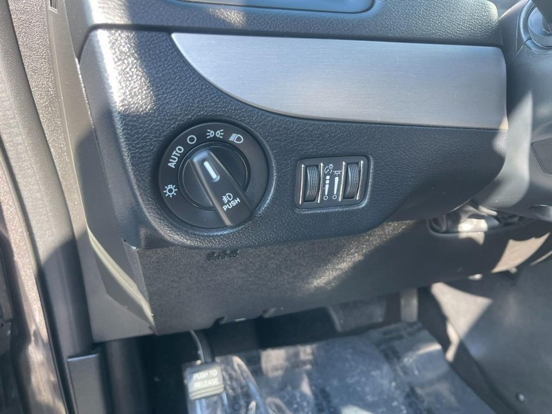 Dodge Grand Caravan Vehicle Image 21