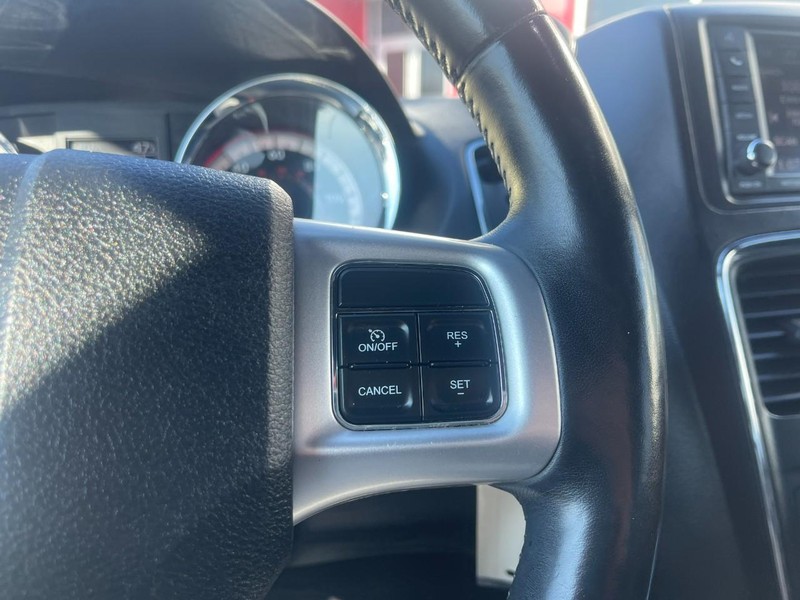 Dodge Grand Caravan Vehicle Image 24