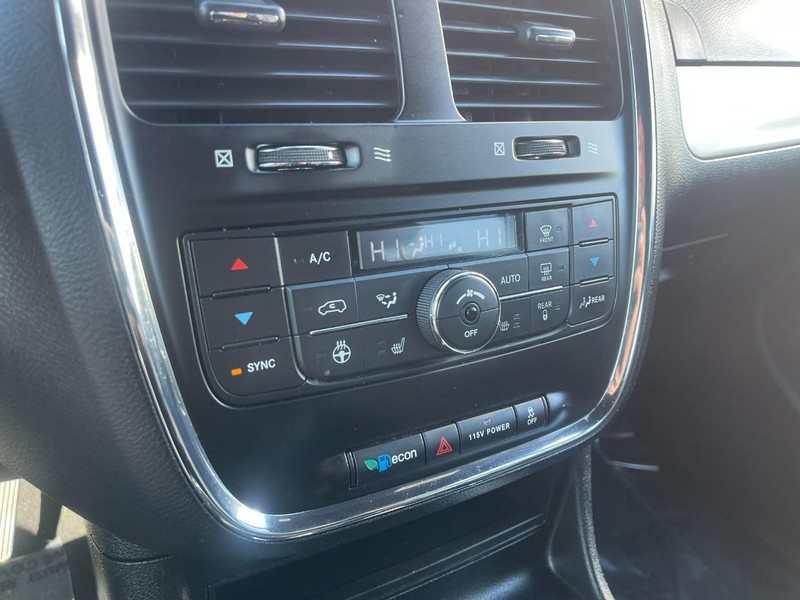 Dodge Grand Caravan Vehicle Image 30