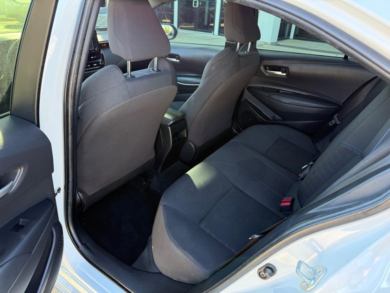 Toyota Corolla Vehicle Image 09