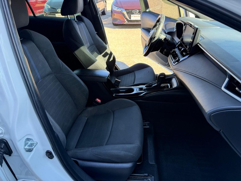 Toyota Corolla Vehicle Image 12