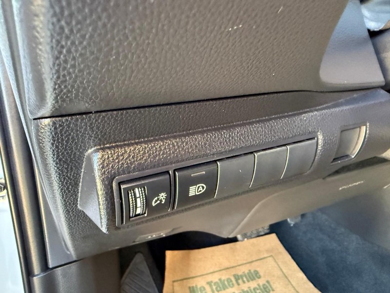 Toyota Corolla Vehicle Image 14