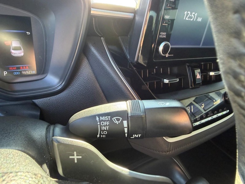 Toyota Corolla Vehicle Image 18