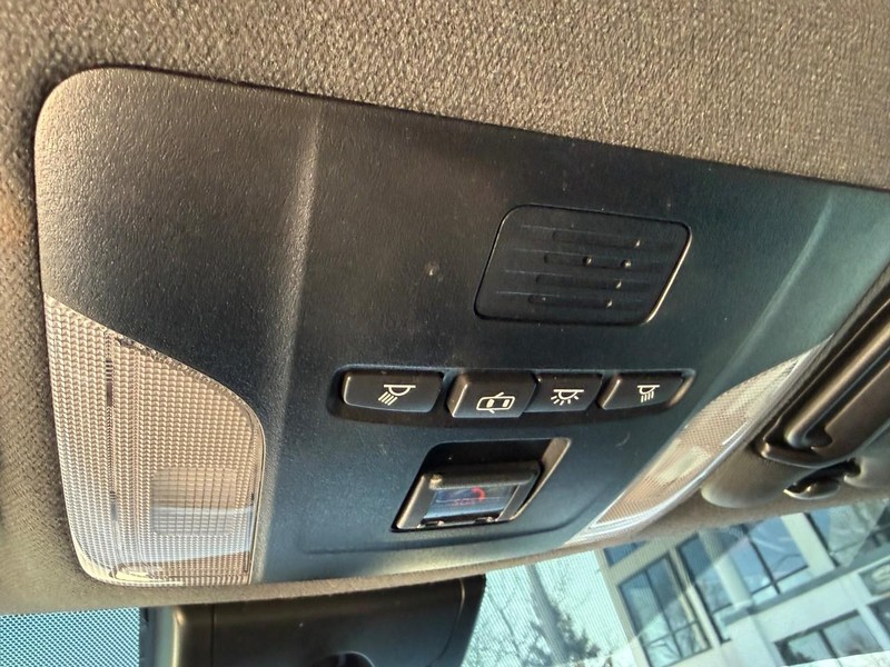 Toyota Corolla Vehicle Image 24