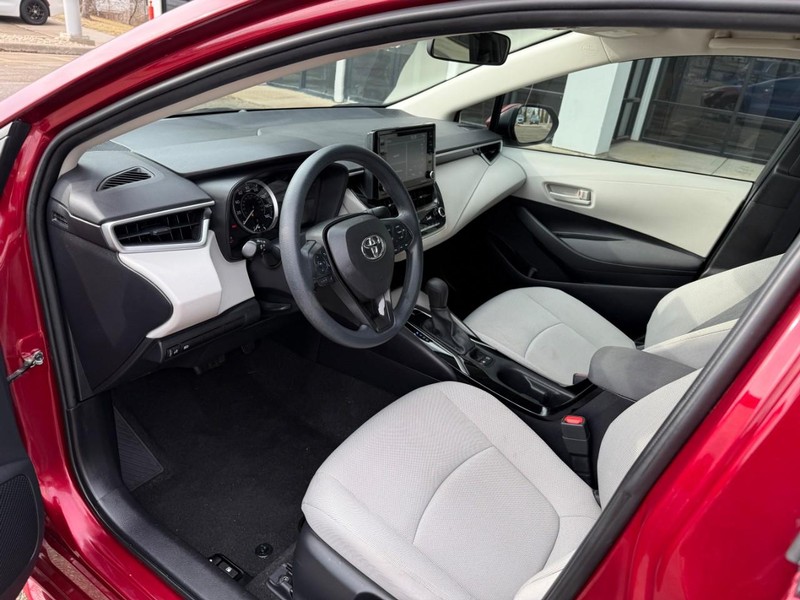 Toyota Corolla Vehicle Image 09