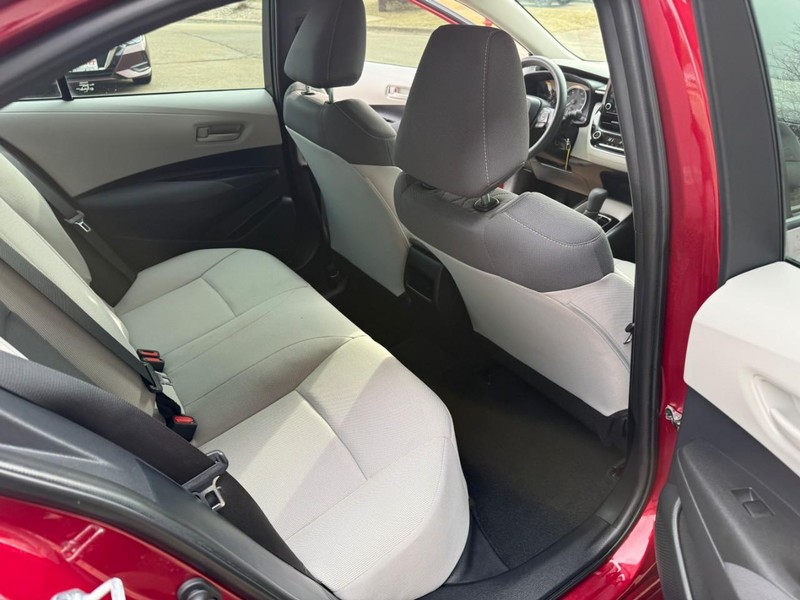 Toyota Corolla Vehicle Image 13