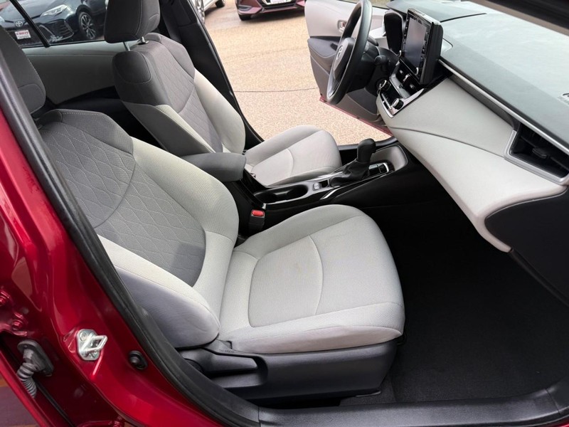 Toyota Corolla Vehicle Image 14