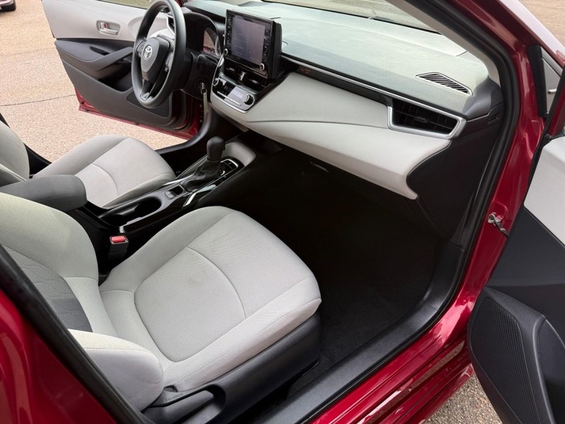 Toyota Corolla Vehicle Image 15