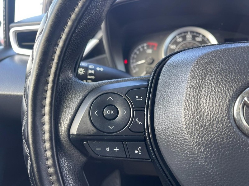 Toyota Corolla Vehicle Image 13